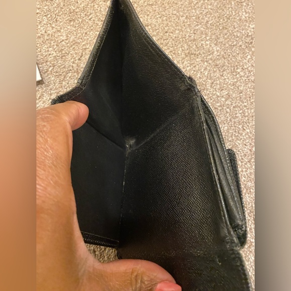 Louis Vuitton compact wallet - Picture 10 of 11